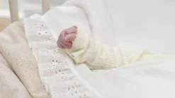 Baby's Only Wieglaken Calm wit - Met Ruffle