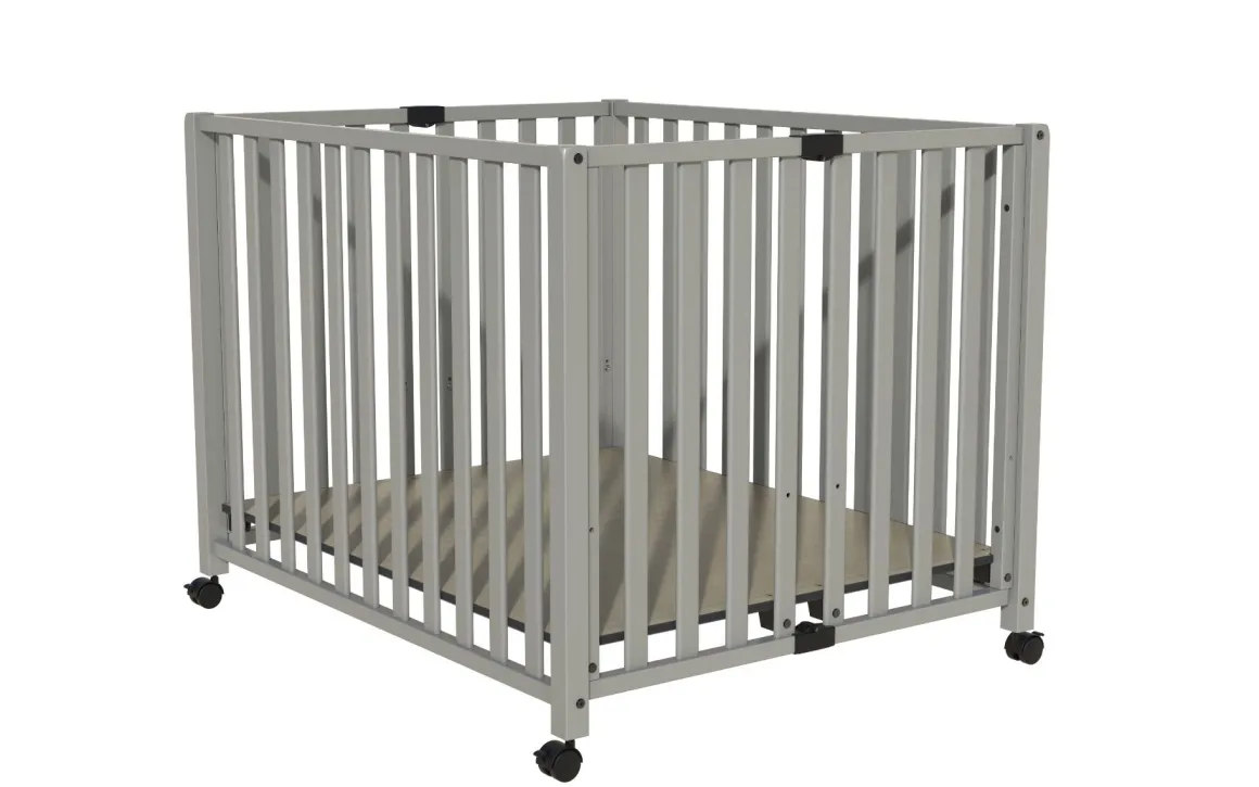 Bebies First Baby Box Met Wieltjes Sarah Clay 76 x 95 cm Met Matras