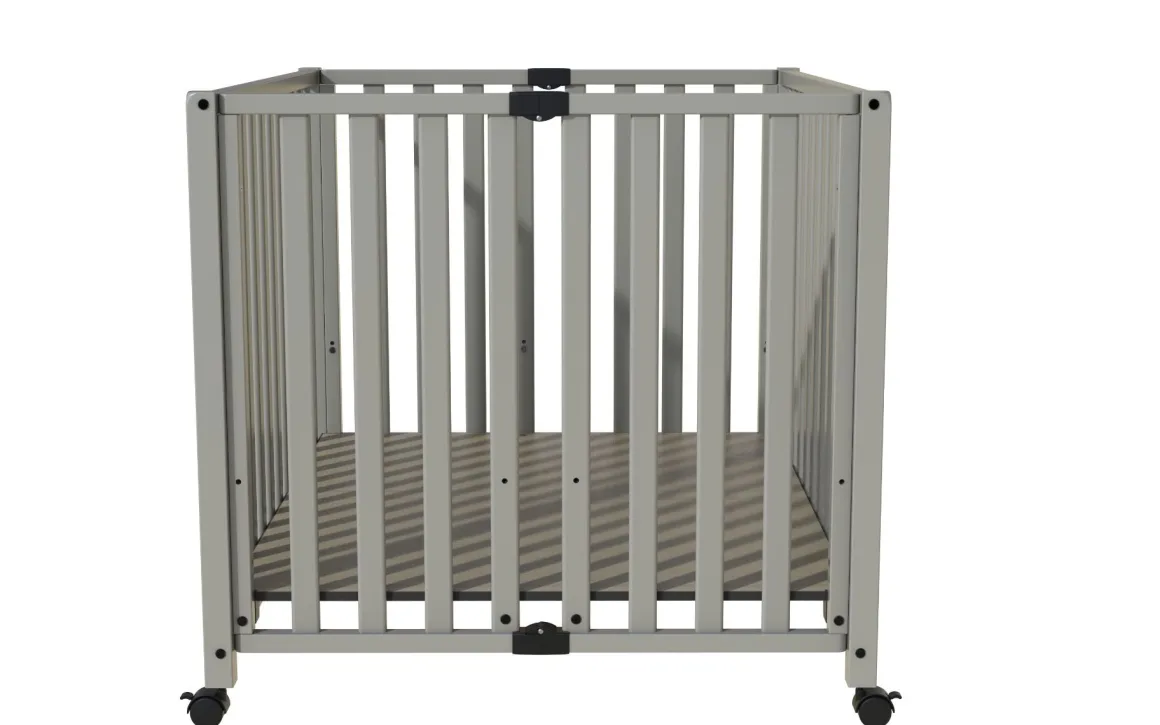 Bebies First Baby Box Met Wieltjes Sarah Clay 76 x 95 cm Met Matras