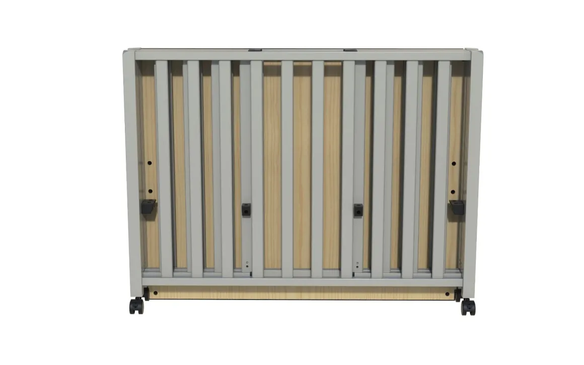 Bebies First Baby Box Met Wieltjes Sarah Clay 76 x 95 cm Met Matras