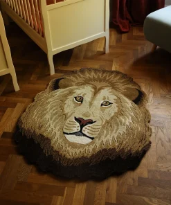 Doing Goods Vloerkleed Ari Lion Head Groot