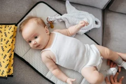 KipKep Verschoonmatje Napper Memphis Yellow