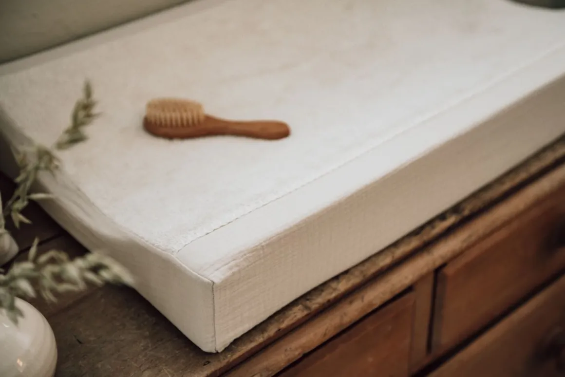 Koeka Aankleedkussenhoes Faro Warm White 45x73cm