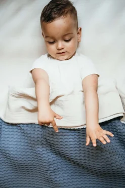 Koeka Ledikantdeken Cotton Fleece Wafel Amsterdam Bluestone 100x150