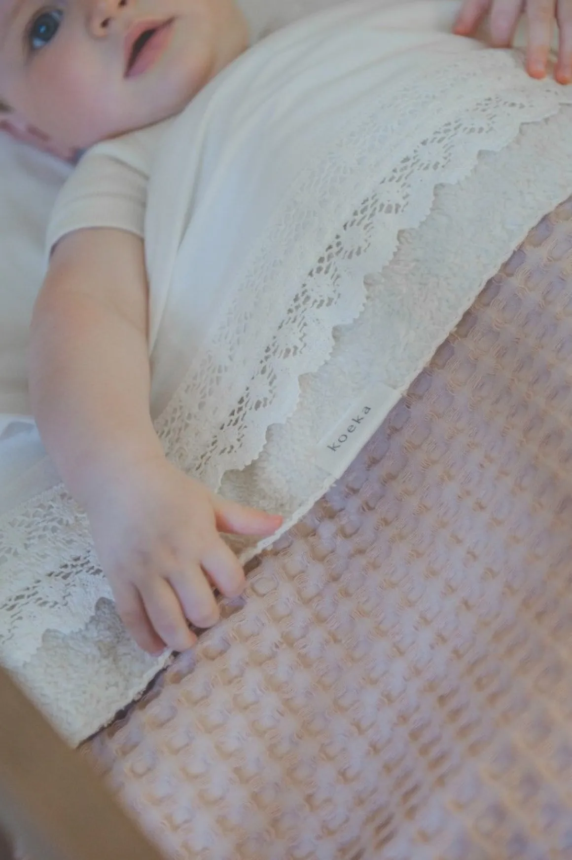 Koeka Ledikantlaken Crochet Milky 110 x 140 cm