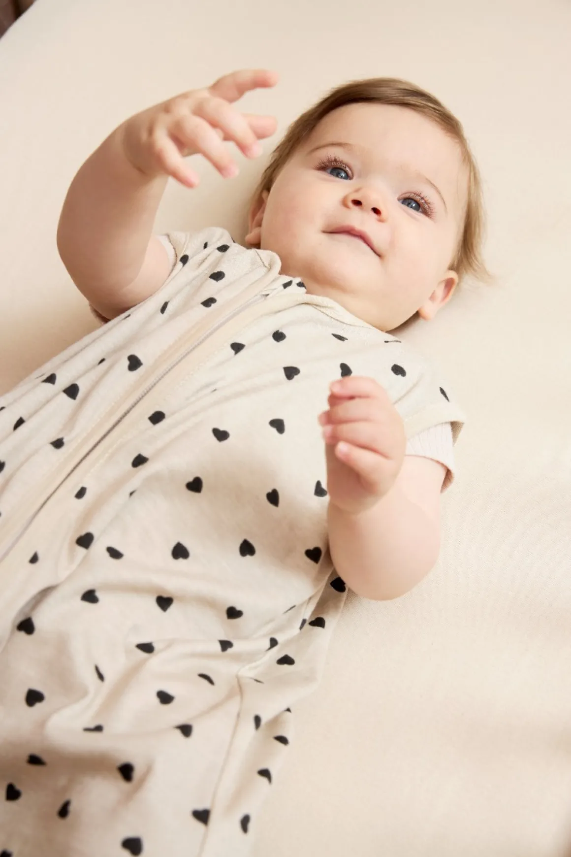 Meyco Baby Sweet Heart Zomerslaapzak Soft Sand/Black 70 cm