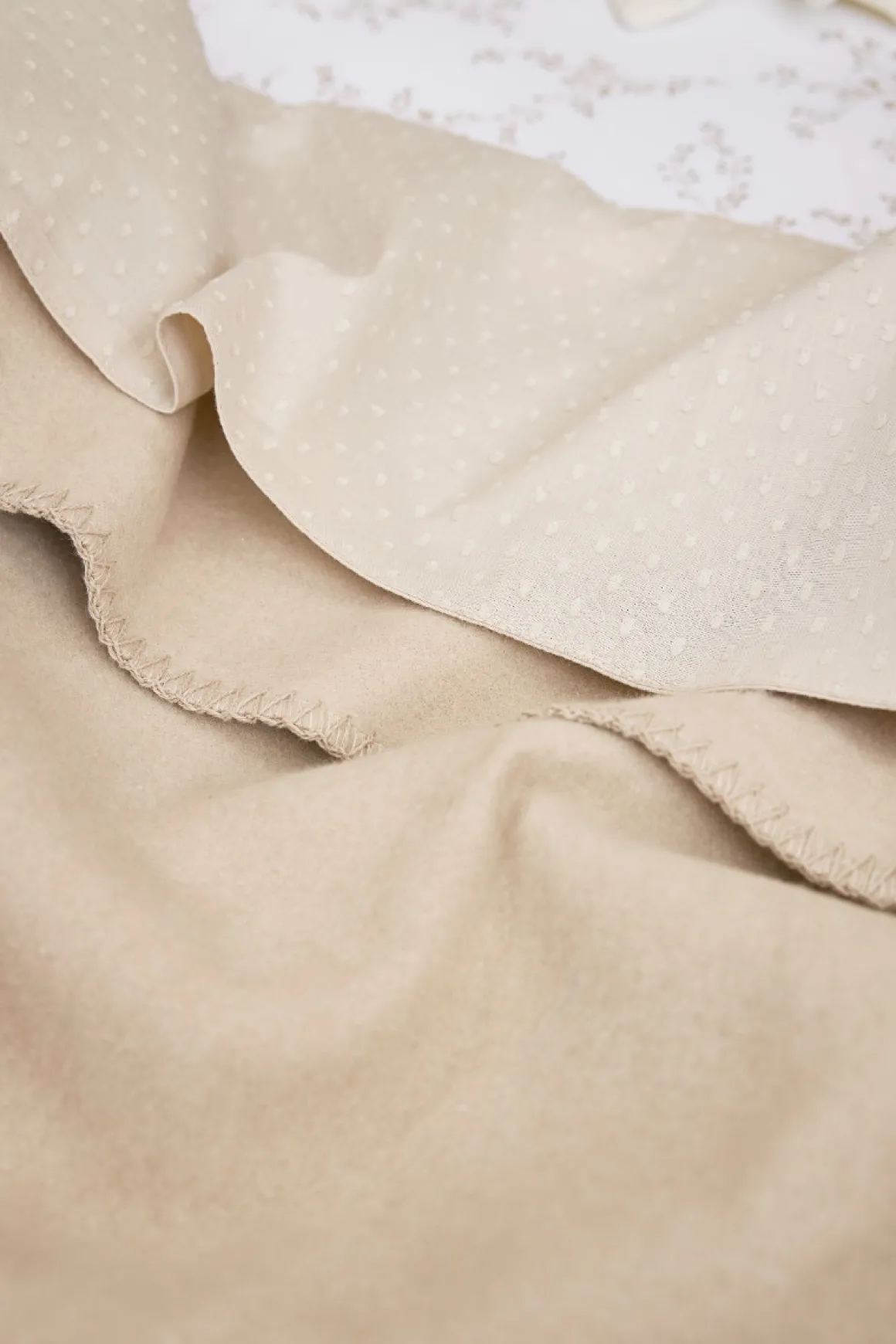 Meyco Baby Uni Ledikant Deken Geweven Sand - 100x150cm