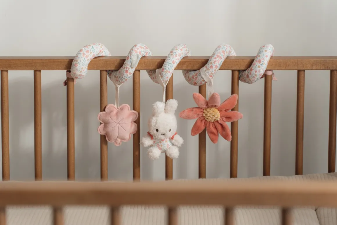 Nijntje Activiteitenspiraal Lucky Blossom