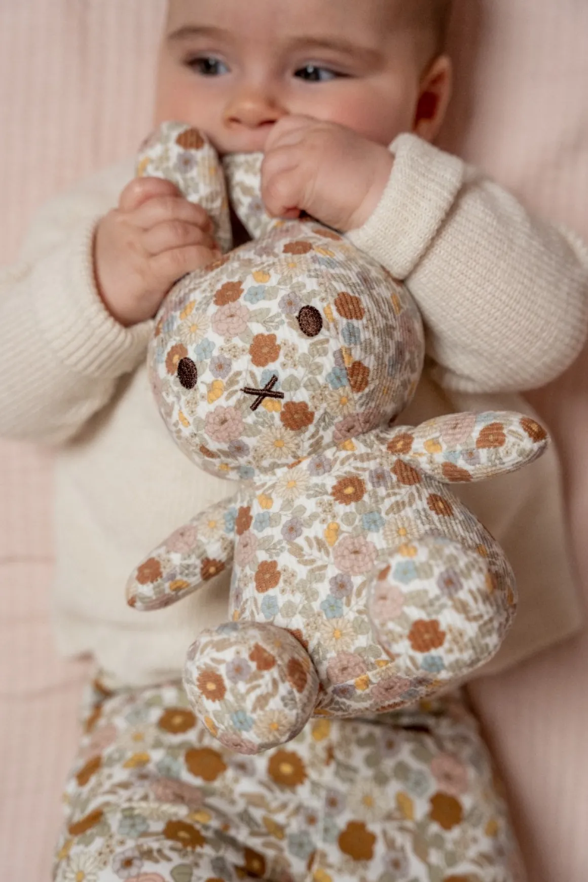 Nijntje Knuffel Vintage Little Flowers All Over 25 cm