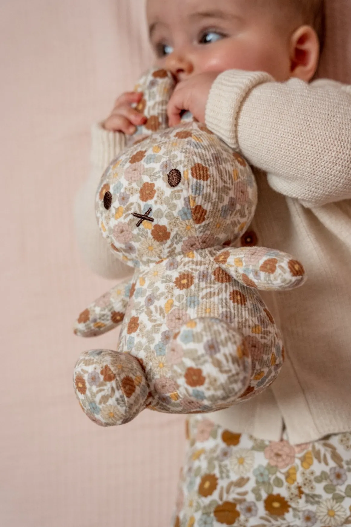 Nijntje Knuffel Vintage Little Flowers All Over 25 cm