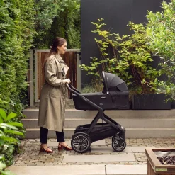 Nuna DEMI™ next Opvouwbare Reiswieg Pine