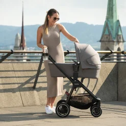 Nuna LYTL™ Opvouwbare Reiswieg Caviar