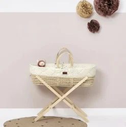 The Little Green Sheep Mozes Mand Quilted Linen Rice Met Standaard